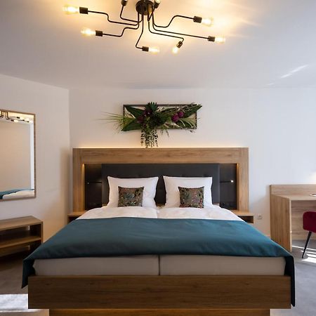 Bed And Breakfast - Homburg Am Main Bagian luar foto