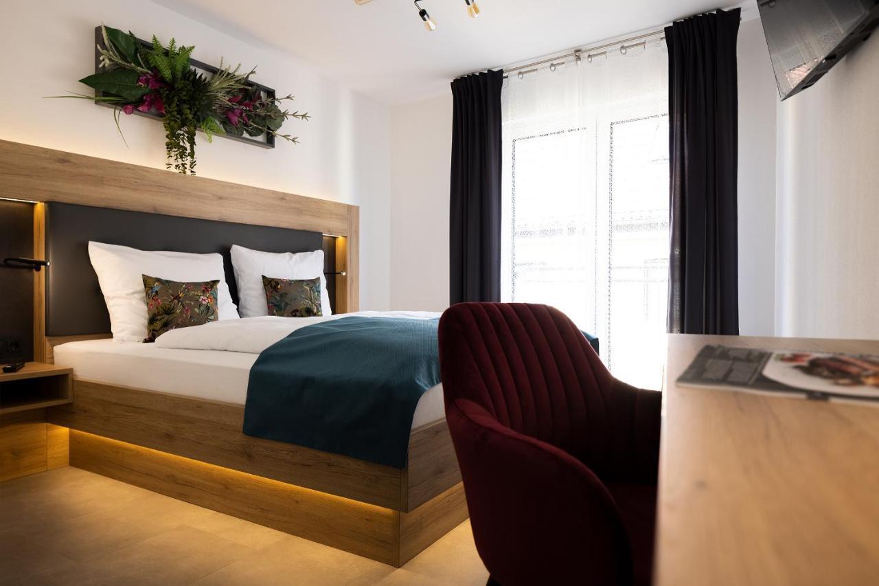 Bed And Breakfast - Homburg Am Main Bagian luar foto