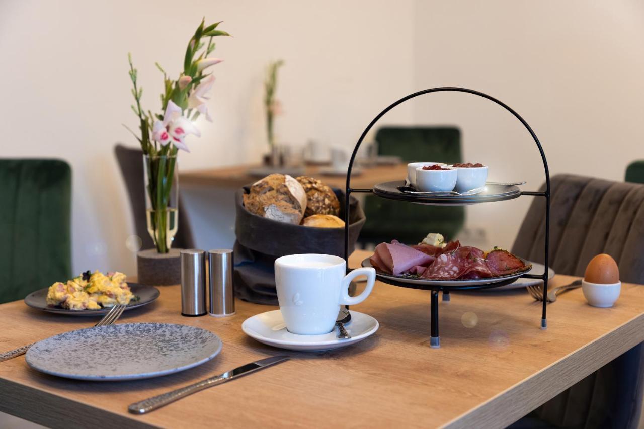 Bed And Breakfast - Homburg Am Main Bagian luar foto